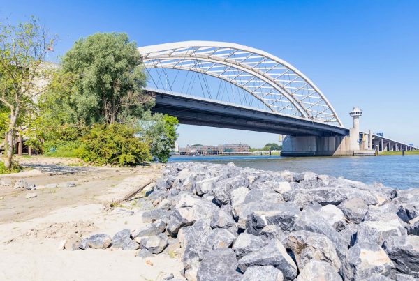 eiland van brienenoord door Peter Gooris