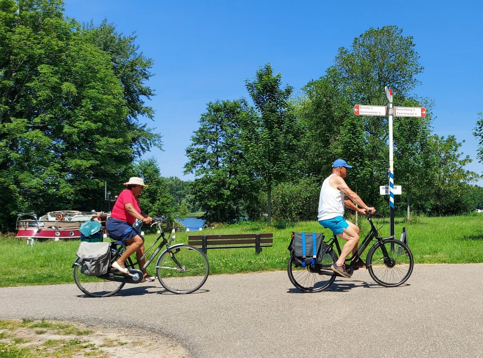 fietsers fietspad brielse meer voorne putten min scaled e1655738387994