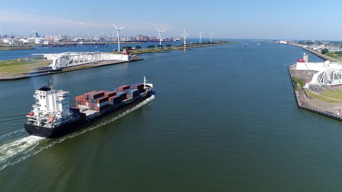 AD: Deze verbinding met zee is dé kracht van de motor van de nationale economie, maar er is een keerzijde